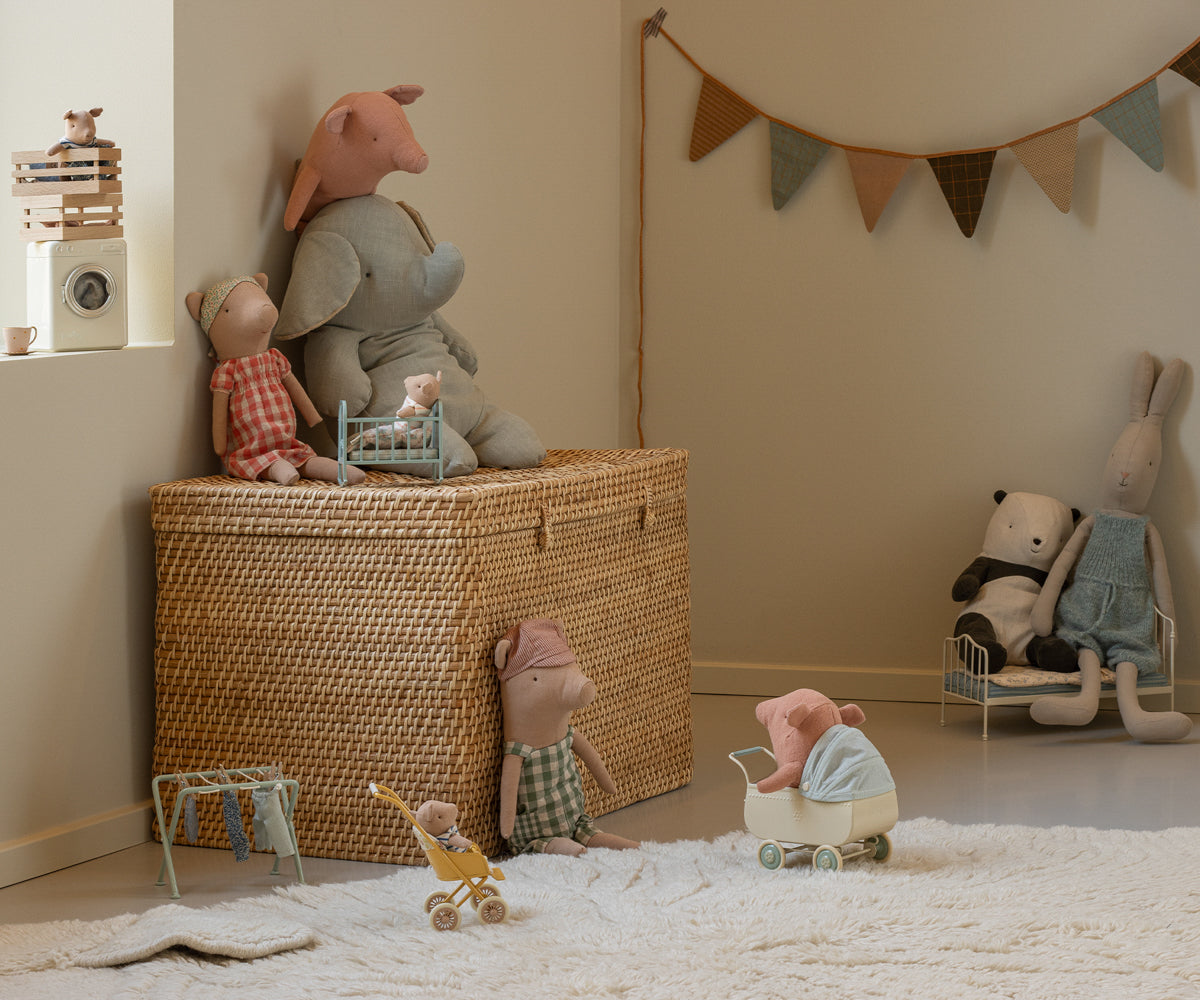 Pig - Girl - HoneyBug