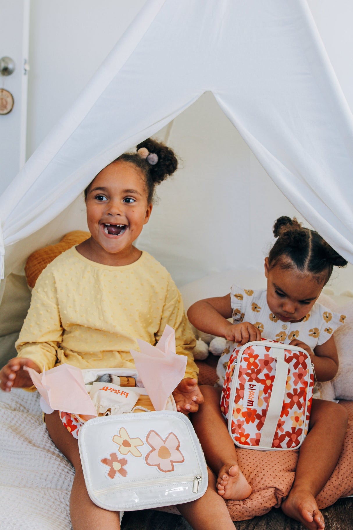 Bloom Makeup Kit - HoneyBug