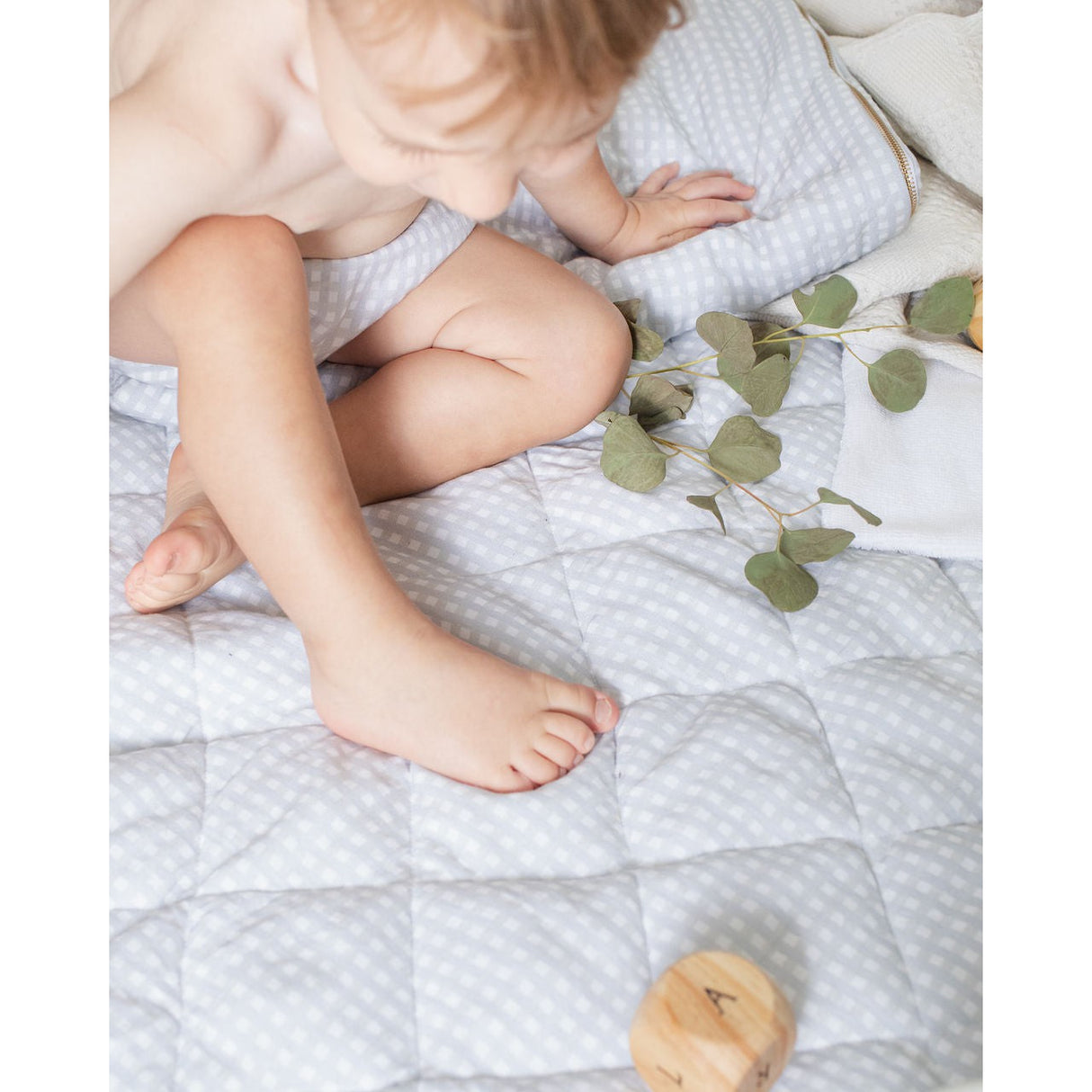 Play mat | grey gingham and white linen - HoneyBug