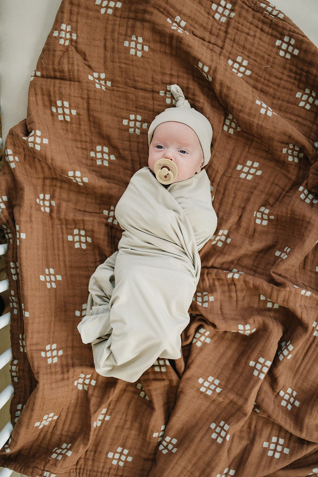 Oatmeal Bamboo Newborn Knot Hat - HoneyBug