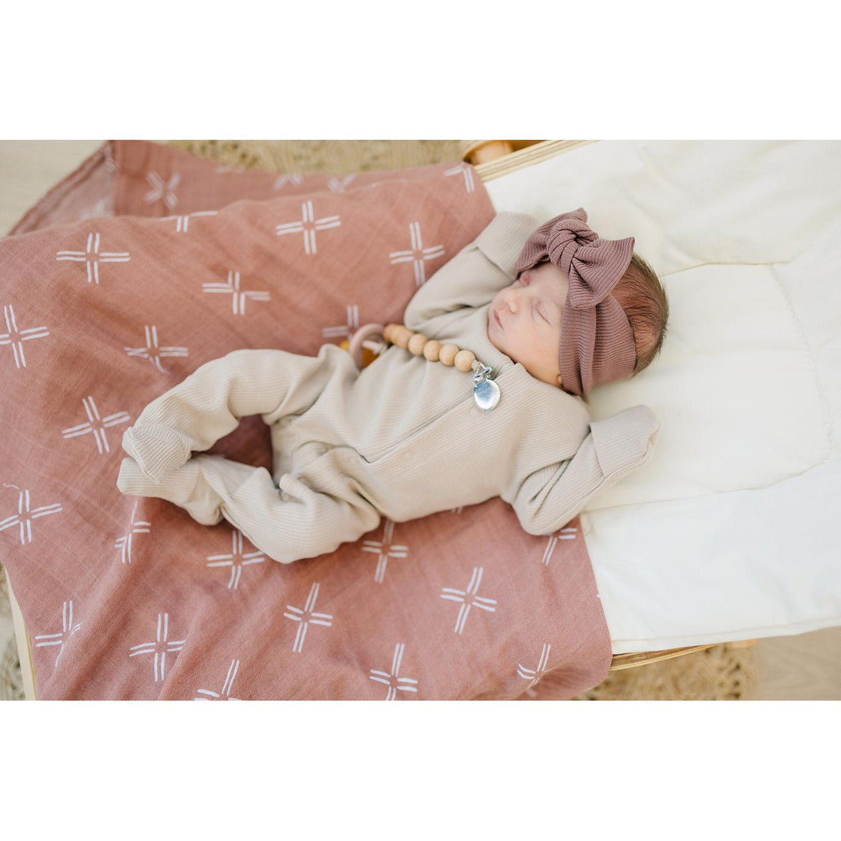 Oatmeal Organic Cotton Ribbed Snap - HoneyBug