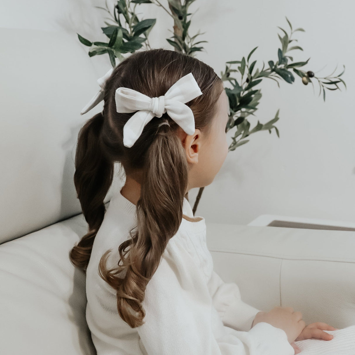 Neutral Checkered Bow