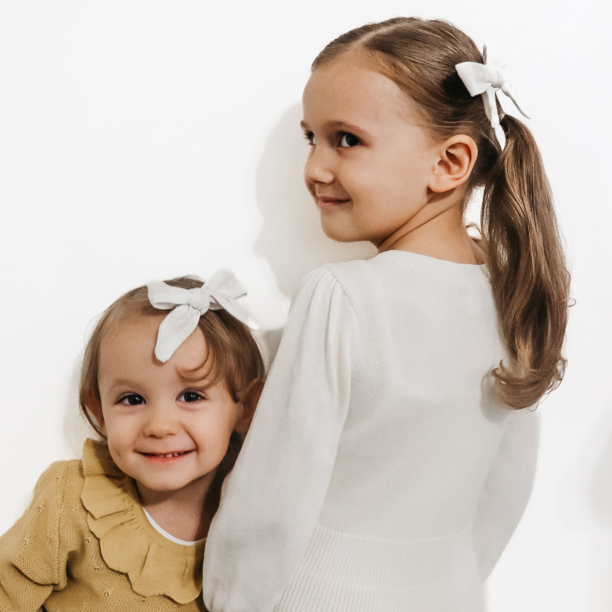 Neutral Checkered Bow