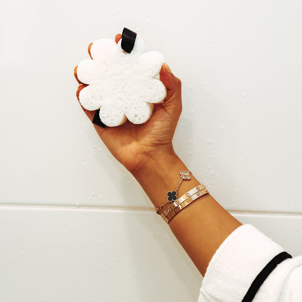 Bulgarian Rose | Boxed Flower - HoneyBug