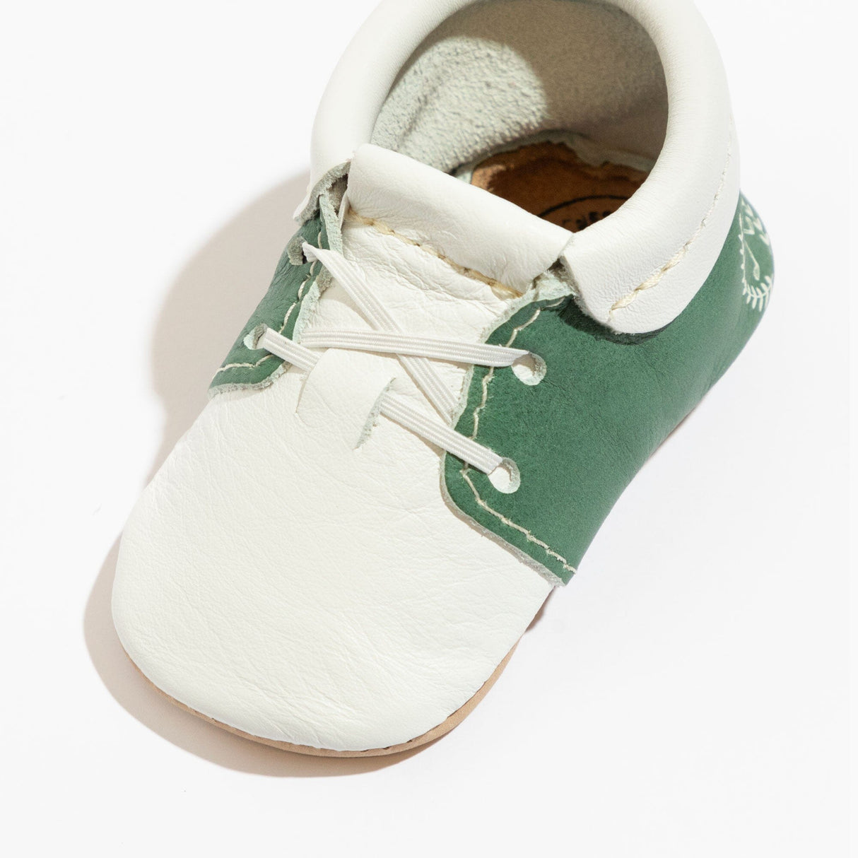Hole-in-One Oxford Baby Shoe - HoneyBug