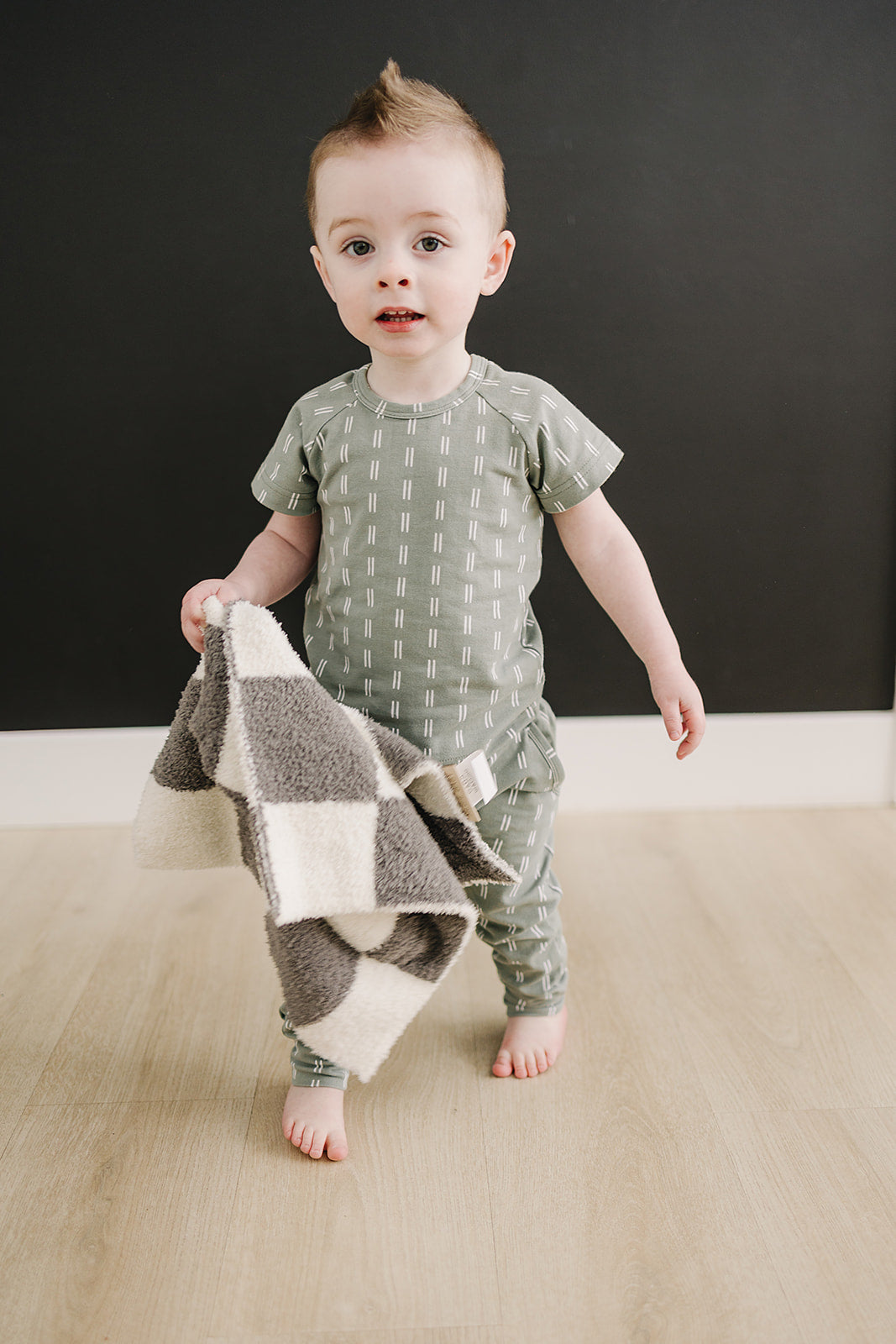 Charcoal Checkered Plush Blanket - HoneyBug