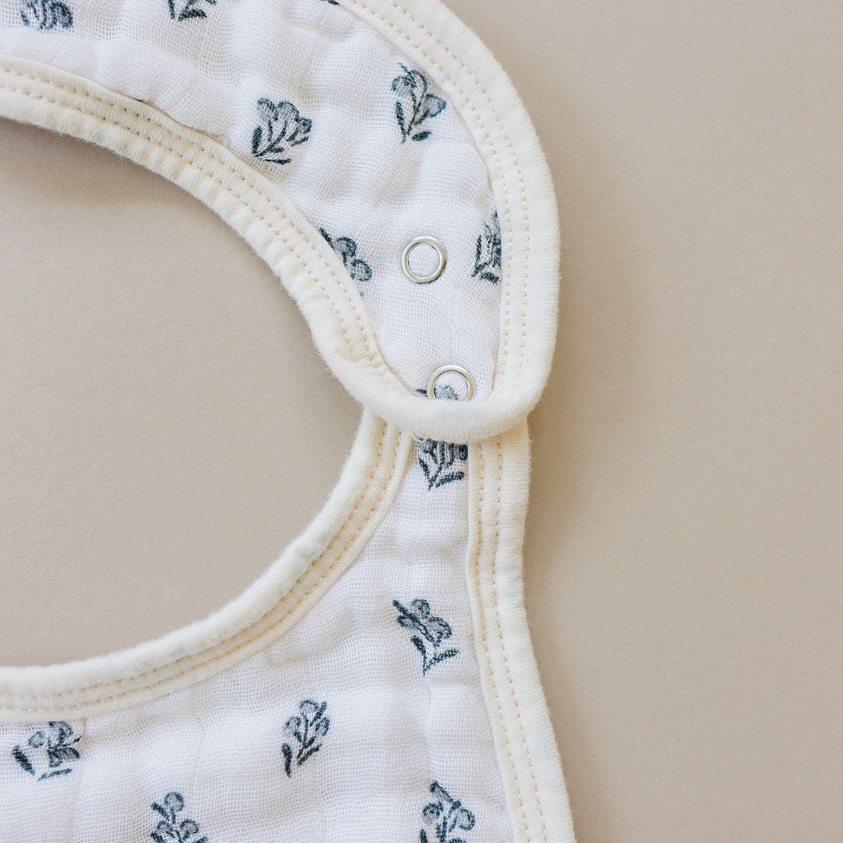 Cream Berry Classic Muslin Bib - HoneyBug