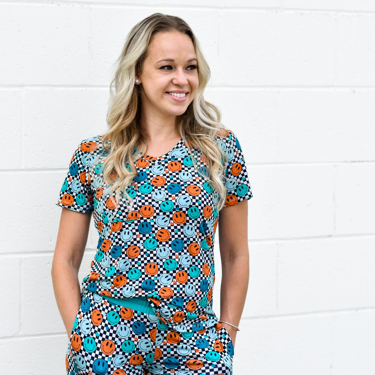 MAMA V-NECK- Blue Check Smile - HoneyBug