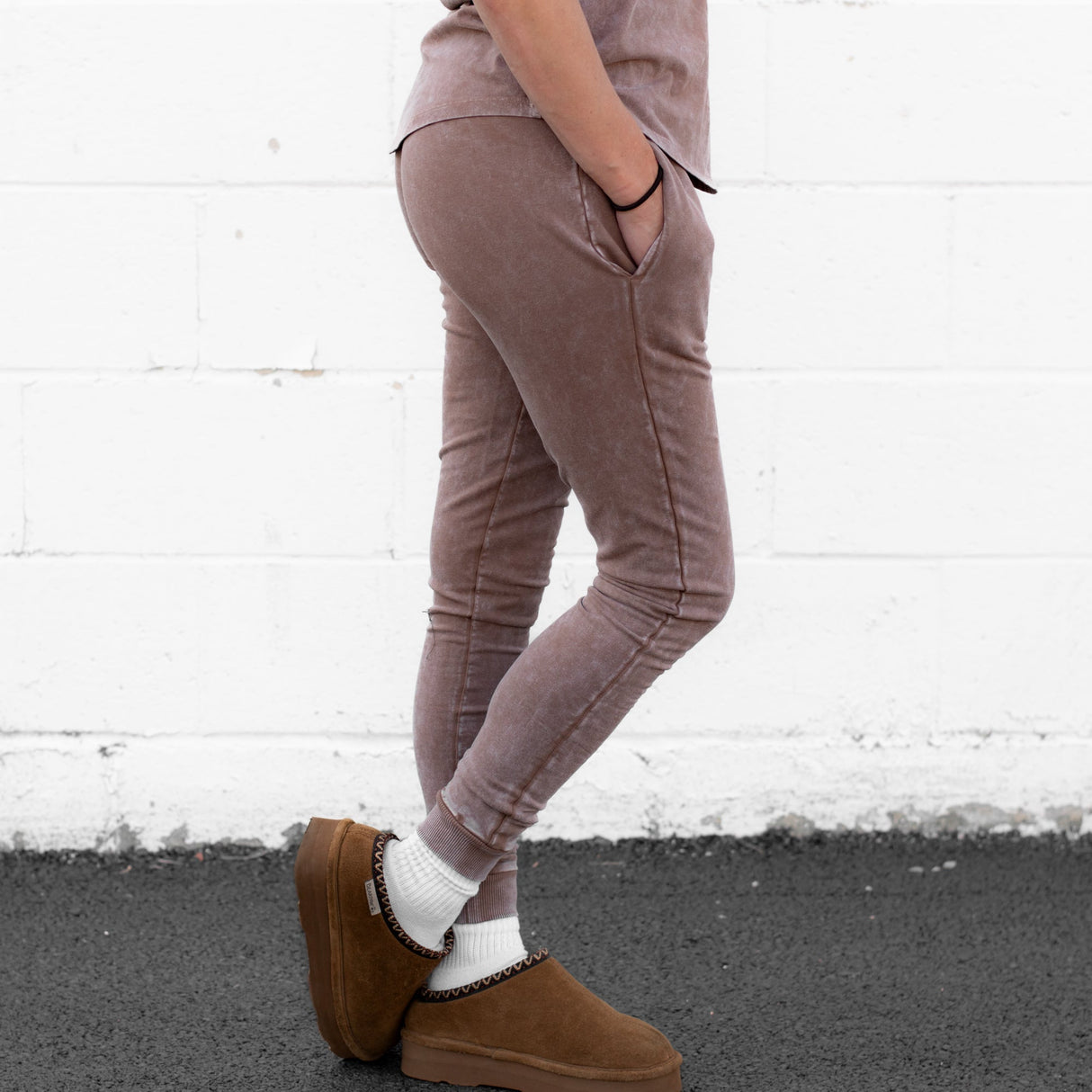 MAMA JOGGERS- Bark Snow Wash - HoneyBug