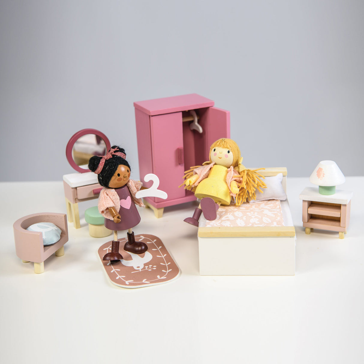 Dolls House Bedroom Furniture - HoneyBug