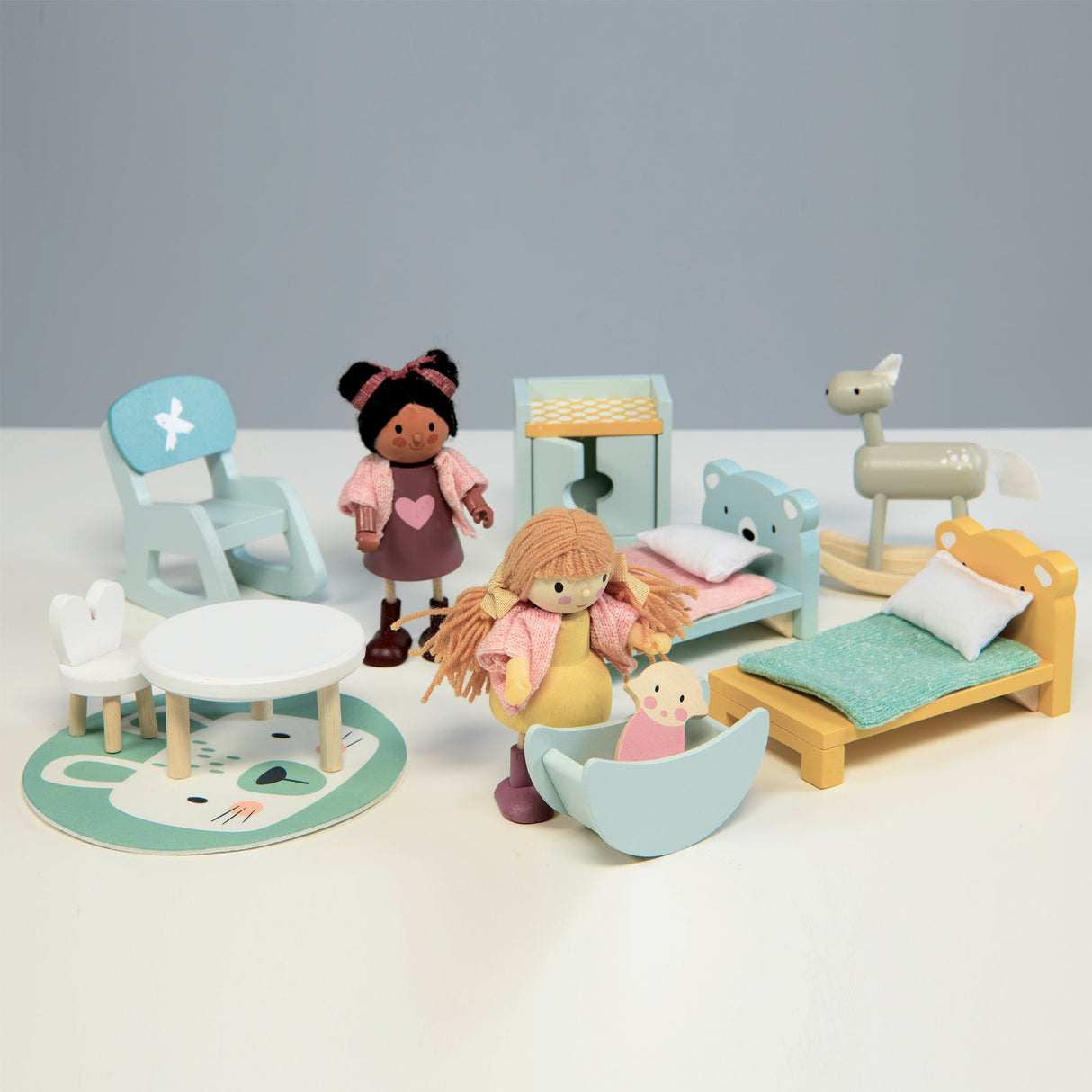 Dolls House Childrens Room Furniture - HoneyBug