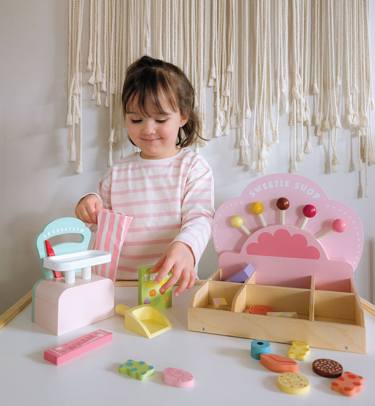 Sweetie Pic'n'Mix Shop - HoneyBug