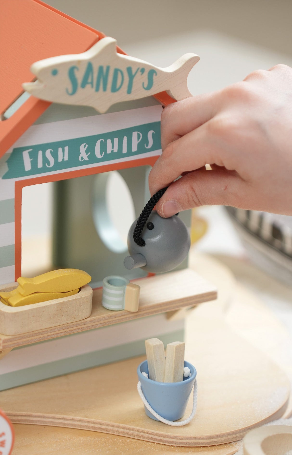 Sandy's Beach Hut - HoneyBug