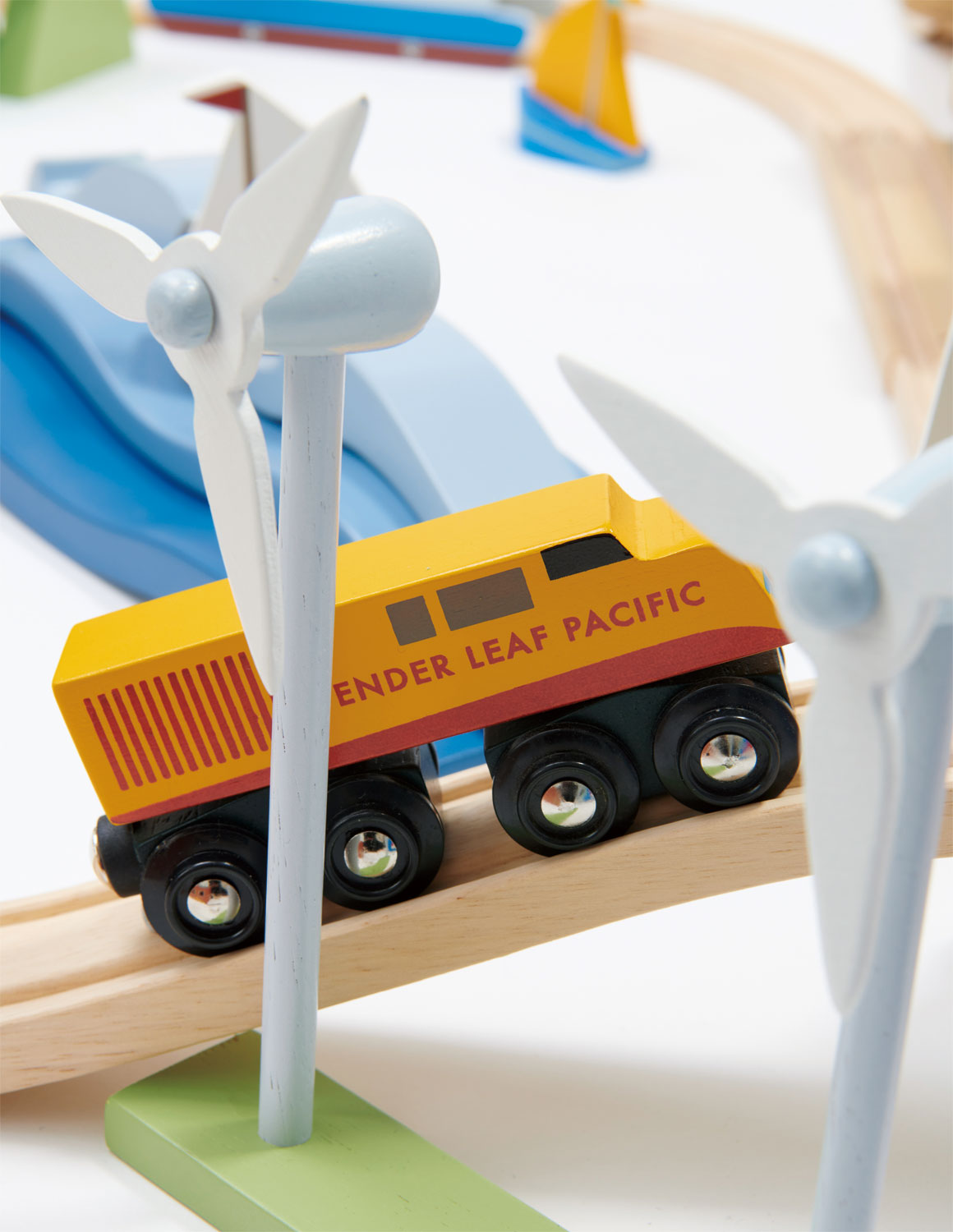 Mountain View Train set - HoneyBug