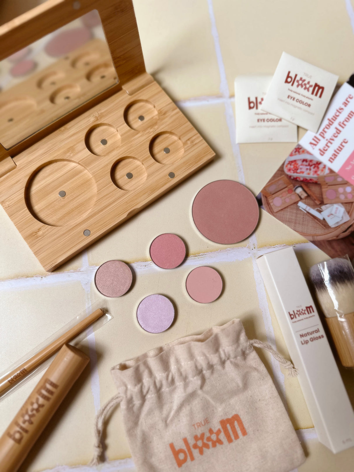 Bloom Makeup Kit - HoneyBug