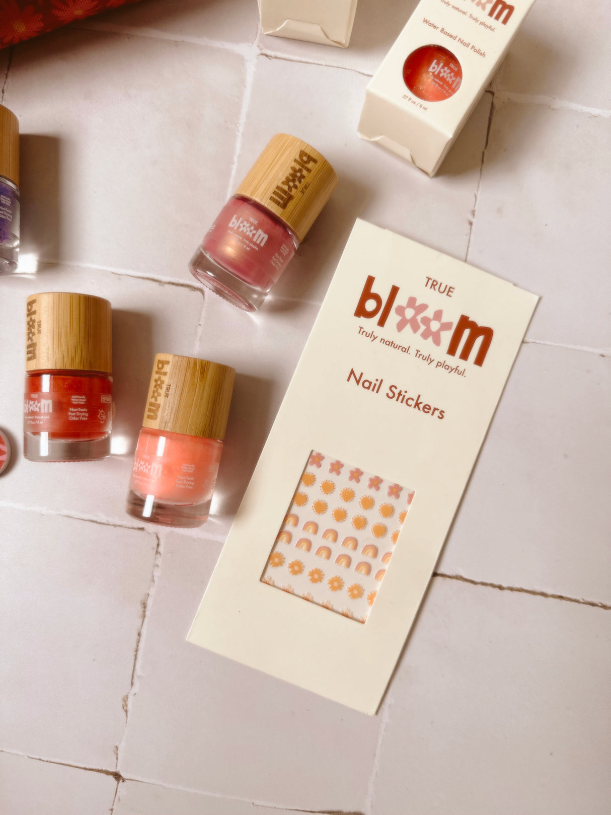 Bloom Nail Kit - HoneyBug