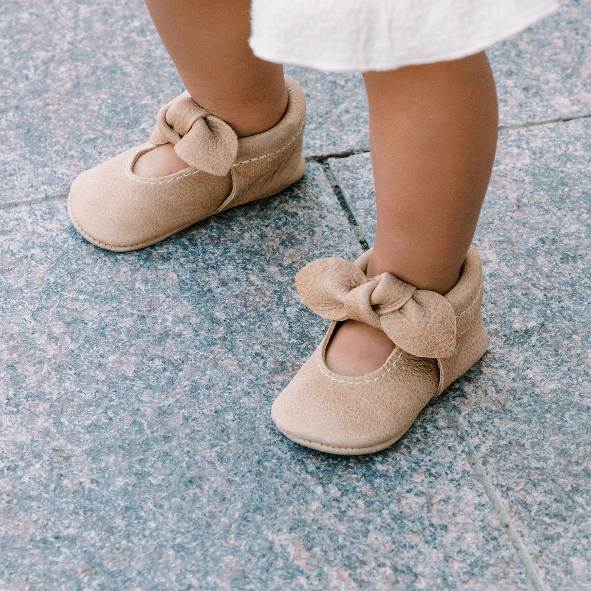 Weathered Brown Knotted Bow Baby Shoe - HoneyBug