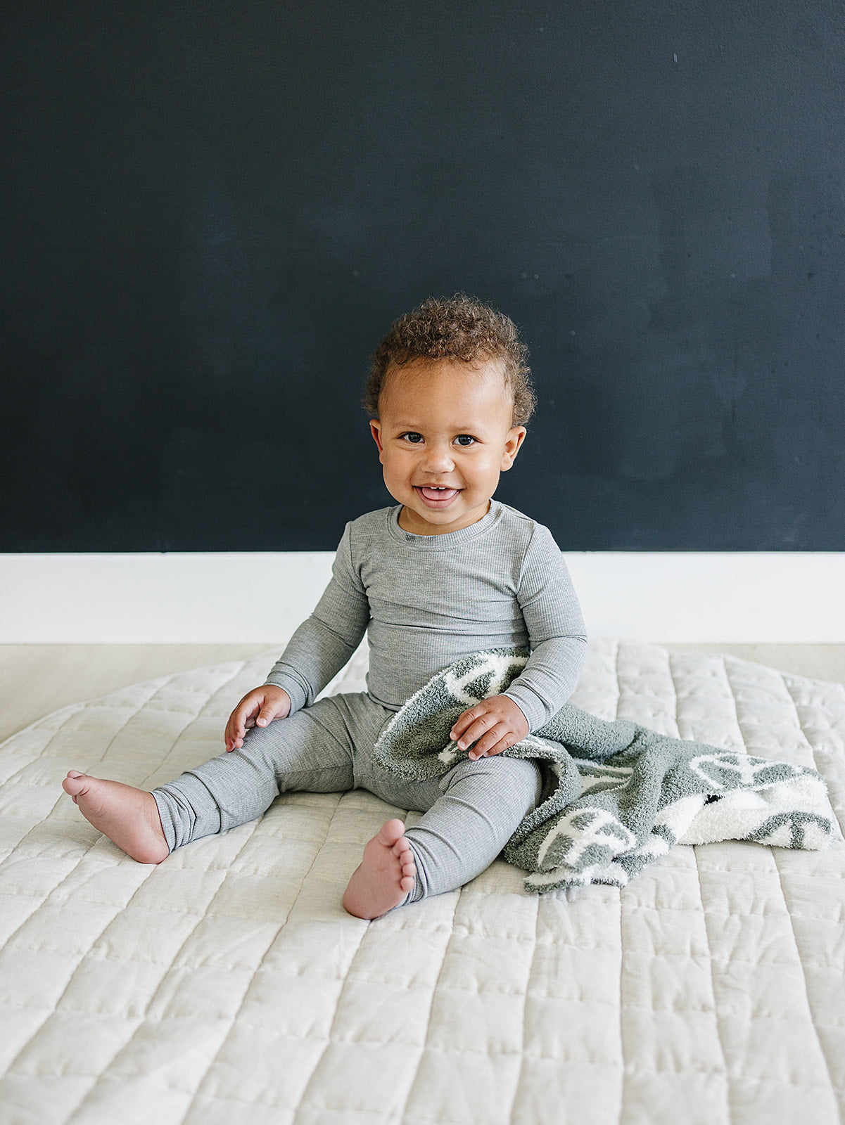 Heather Grey Ribbed Bamboo Cozy Set - HoneyBug