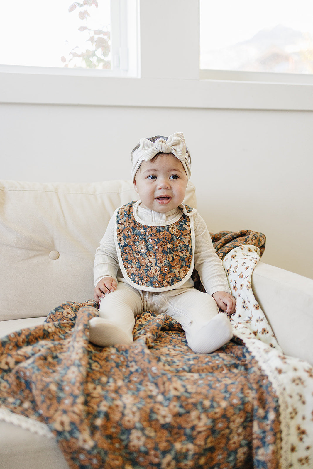 Venetian Floral Classic Muslin Bib - HoneyBug