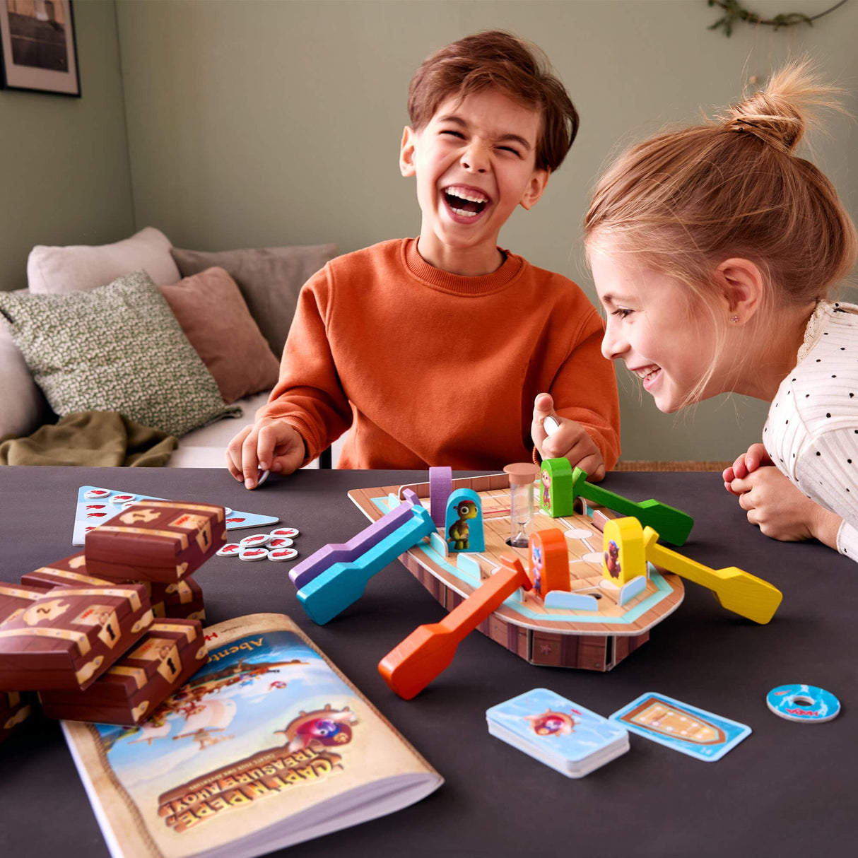 Capt'n Pepe: Treasure Ahoy! Board Game - HoneyBug