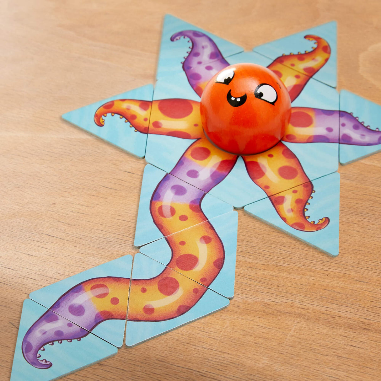 Hello Hello Kalmario! Game - HoneyBug