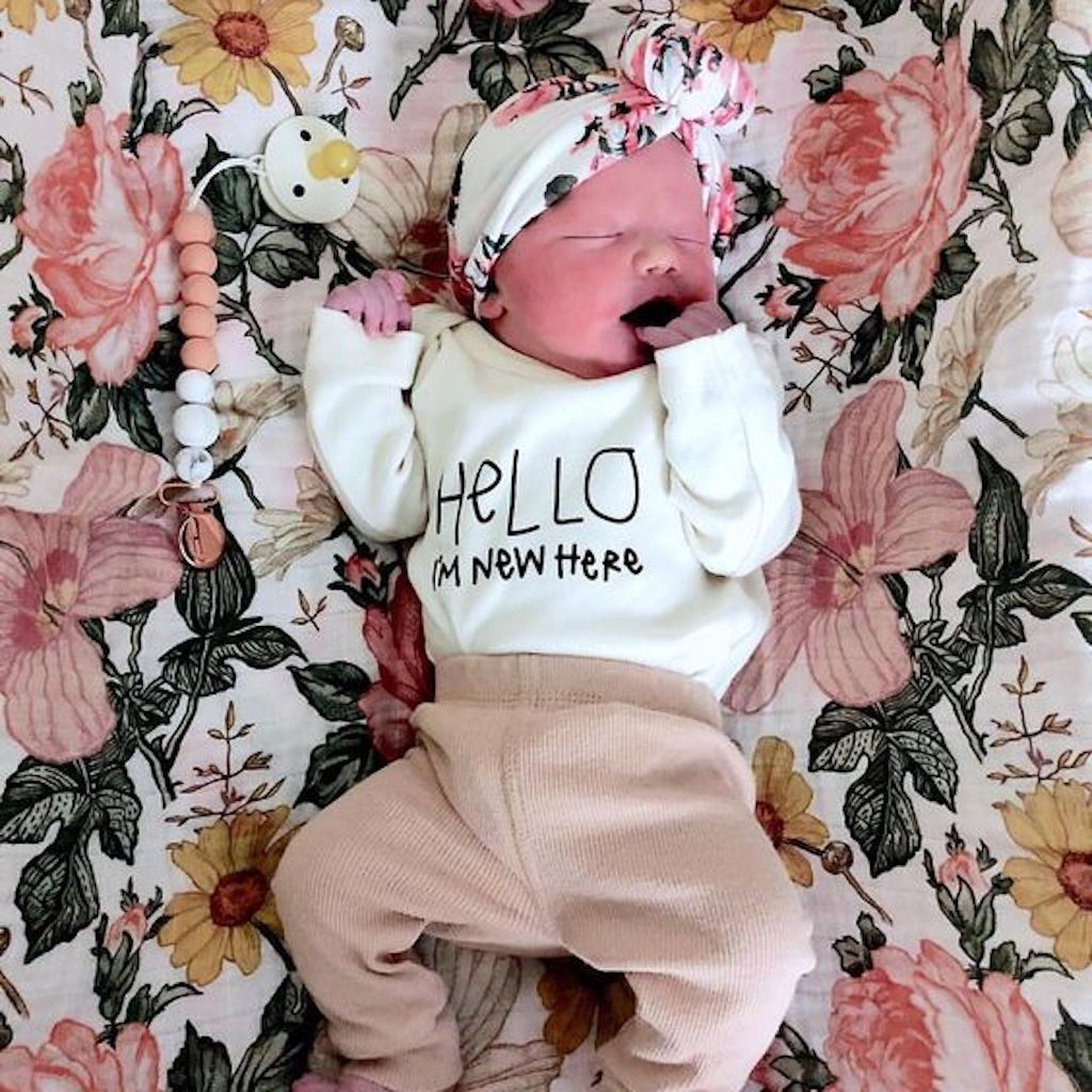 Hello I'm New Here Organic Cotton Baby Bodysuit Long Sleeve - HoneyBug