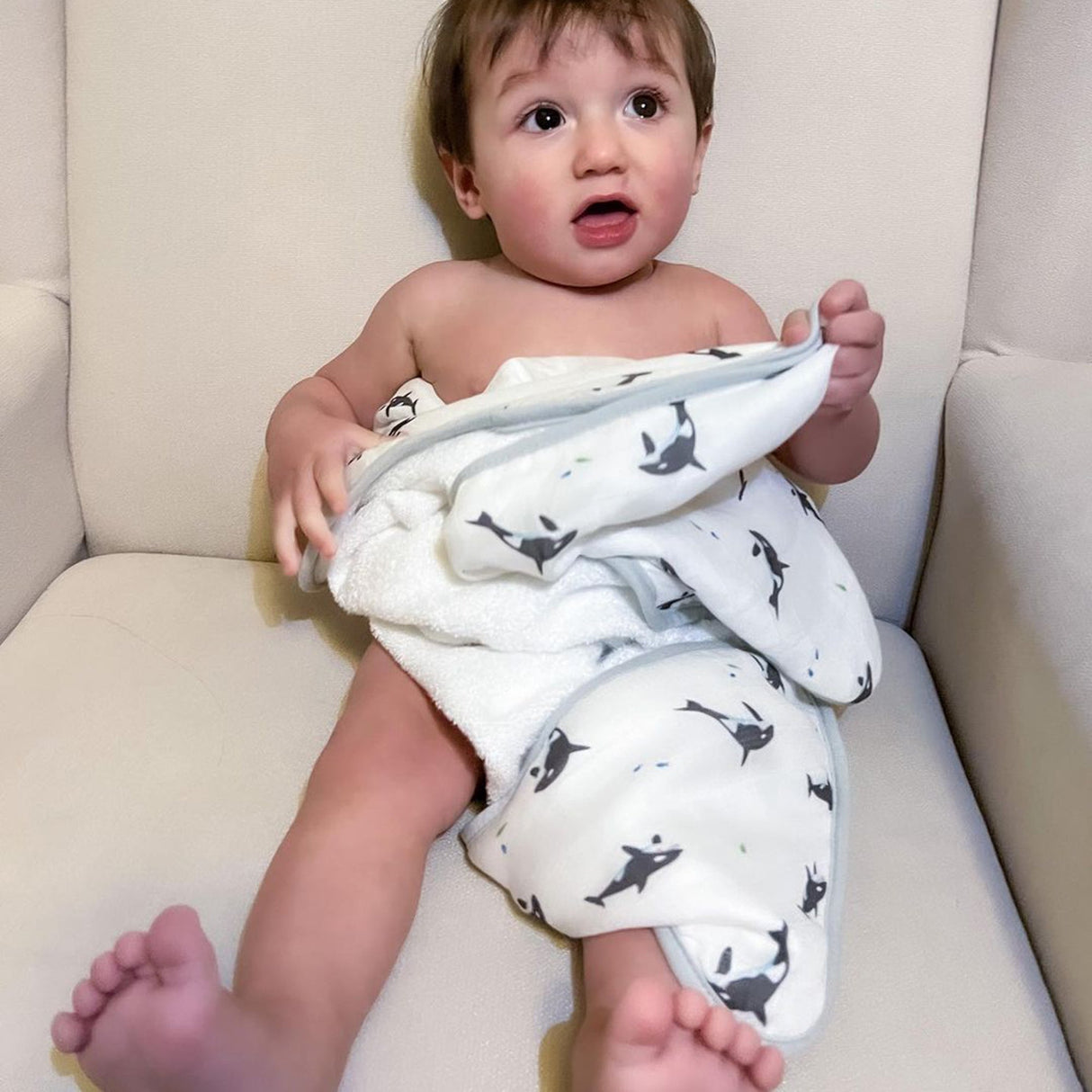 Orca Hooded Towel Set - HoneyBug