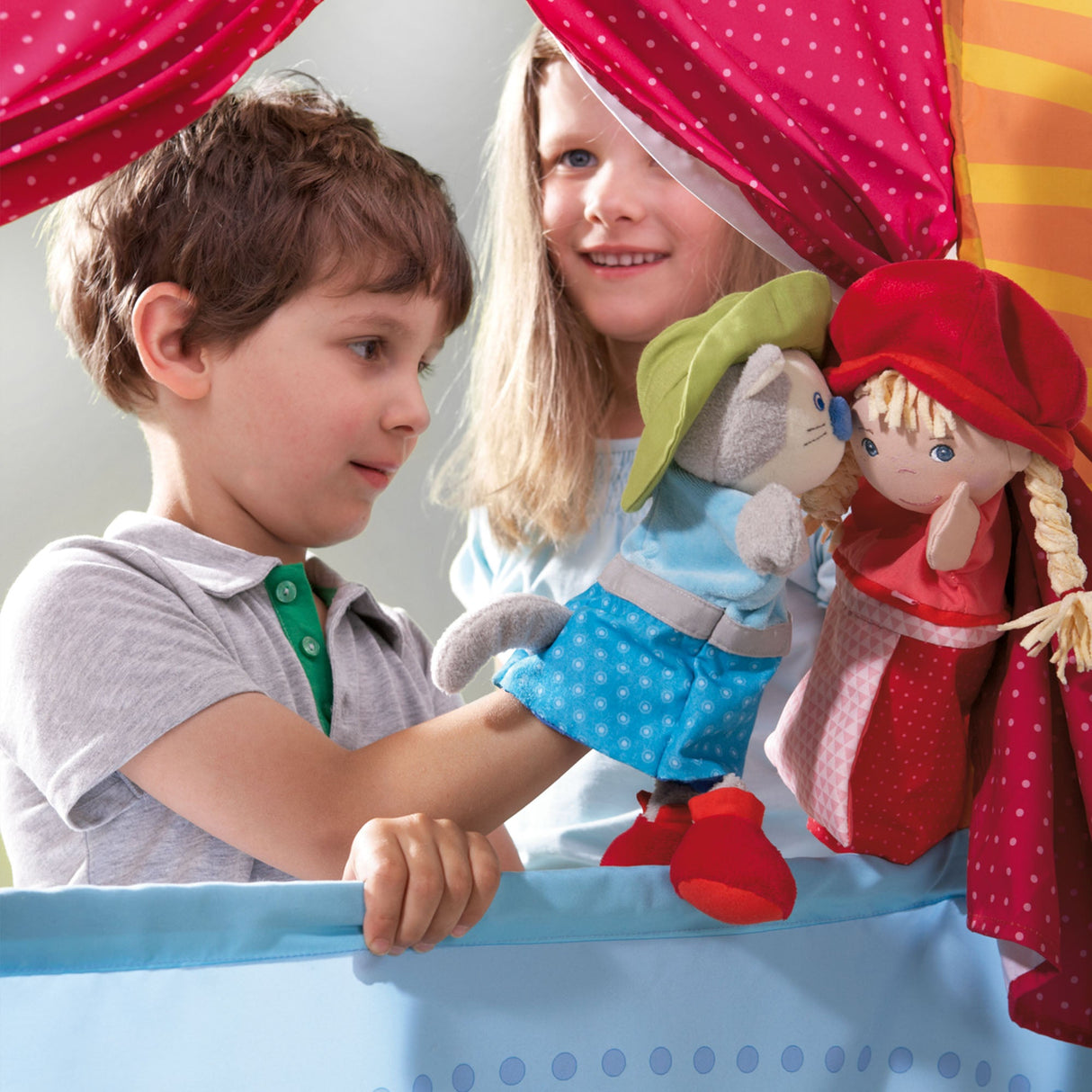 Hanging Doorway Puppet Theater - HoneyBug
