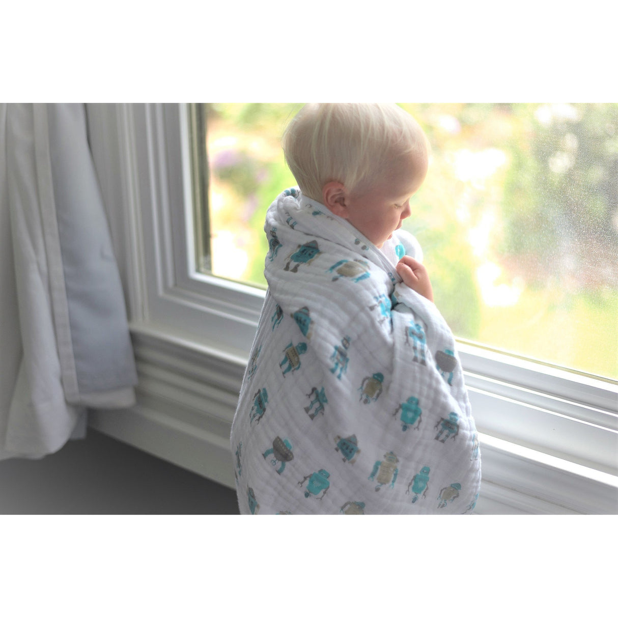 Robots Cotton Muslin Newcastle Blanket - HoneyBug