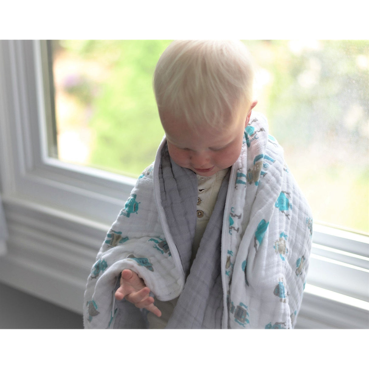 Robots Cotton Muslin Newcastle Blanket - HoneyBug