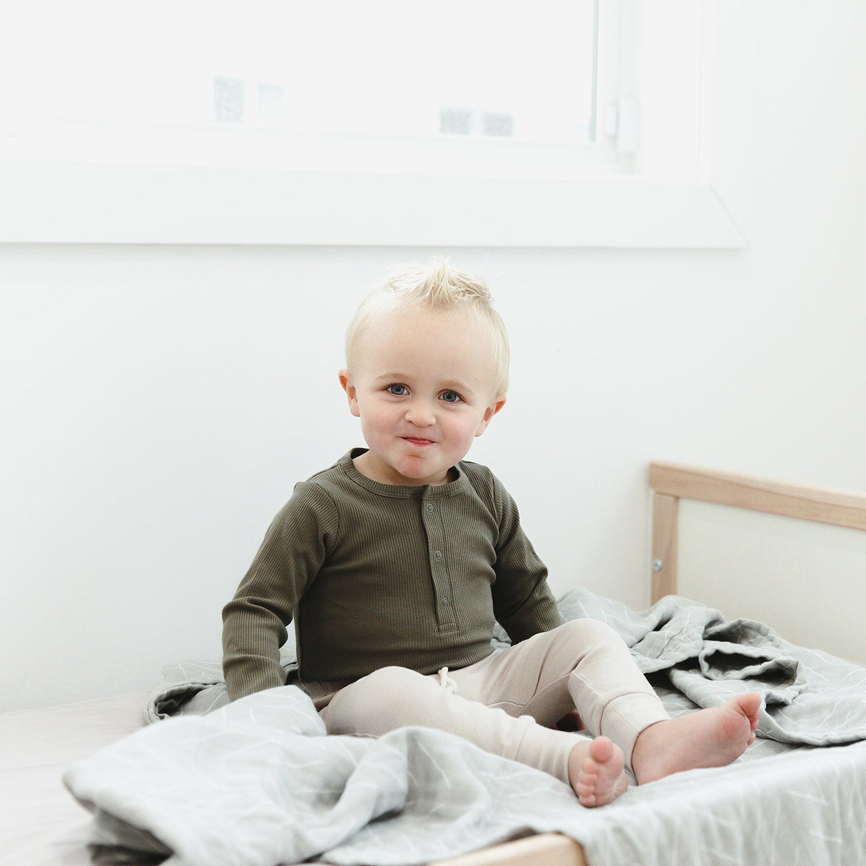 Winter Green Organic Snap Long Sleeve Ribbed Bodysuit - HoneyBug 