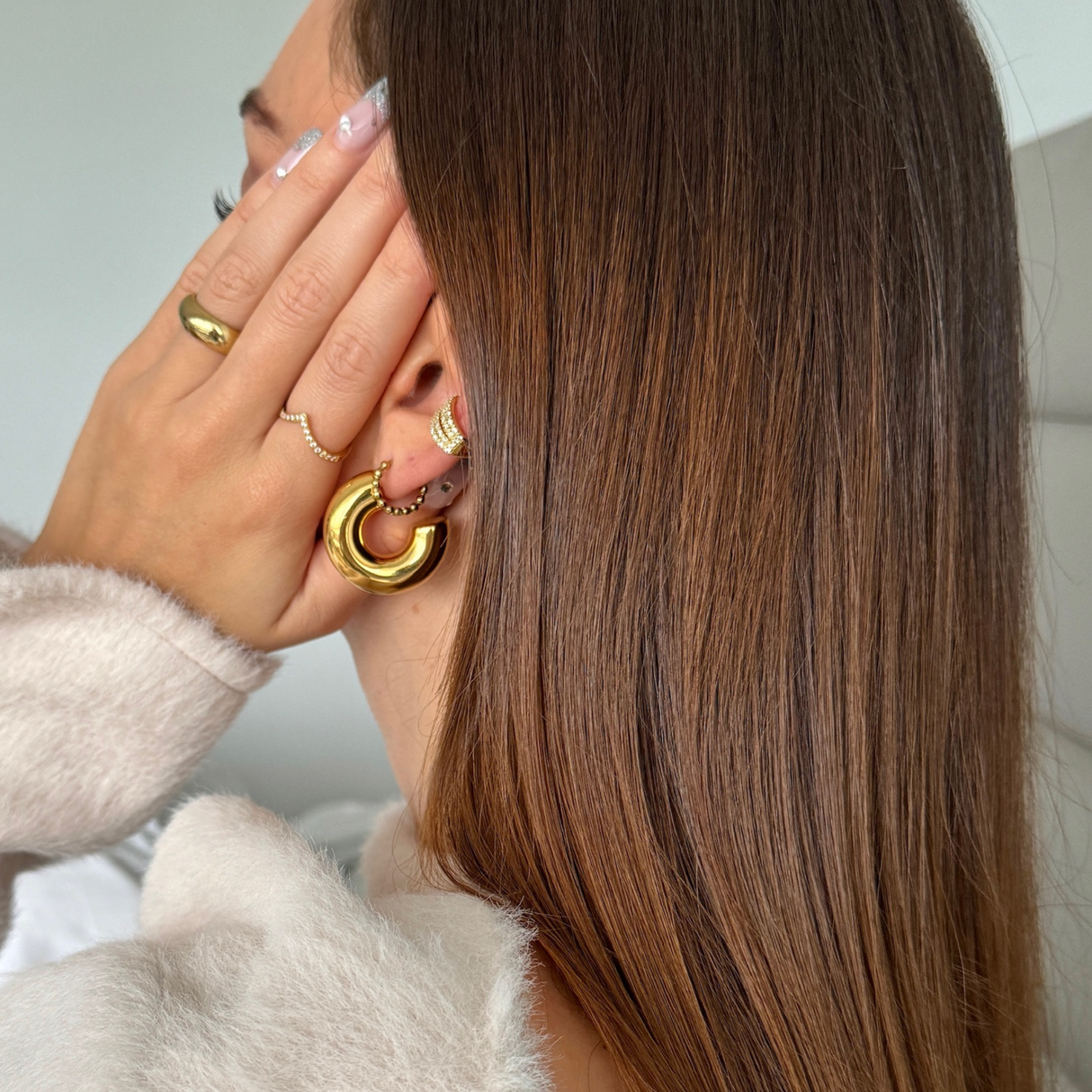Marisol Tube Hoop Earring - HoneyBug 