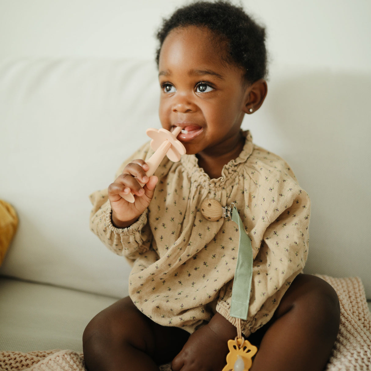 Linen Pacifier Clip 2-Pack - Blush/Cream - HoneyBug 