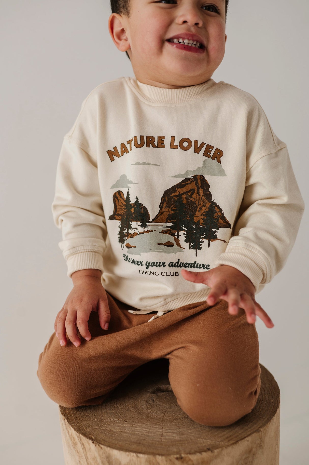 Boxy Sweatshirt - HoneyBug 