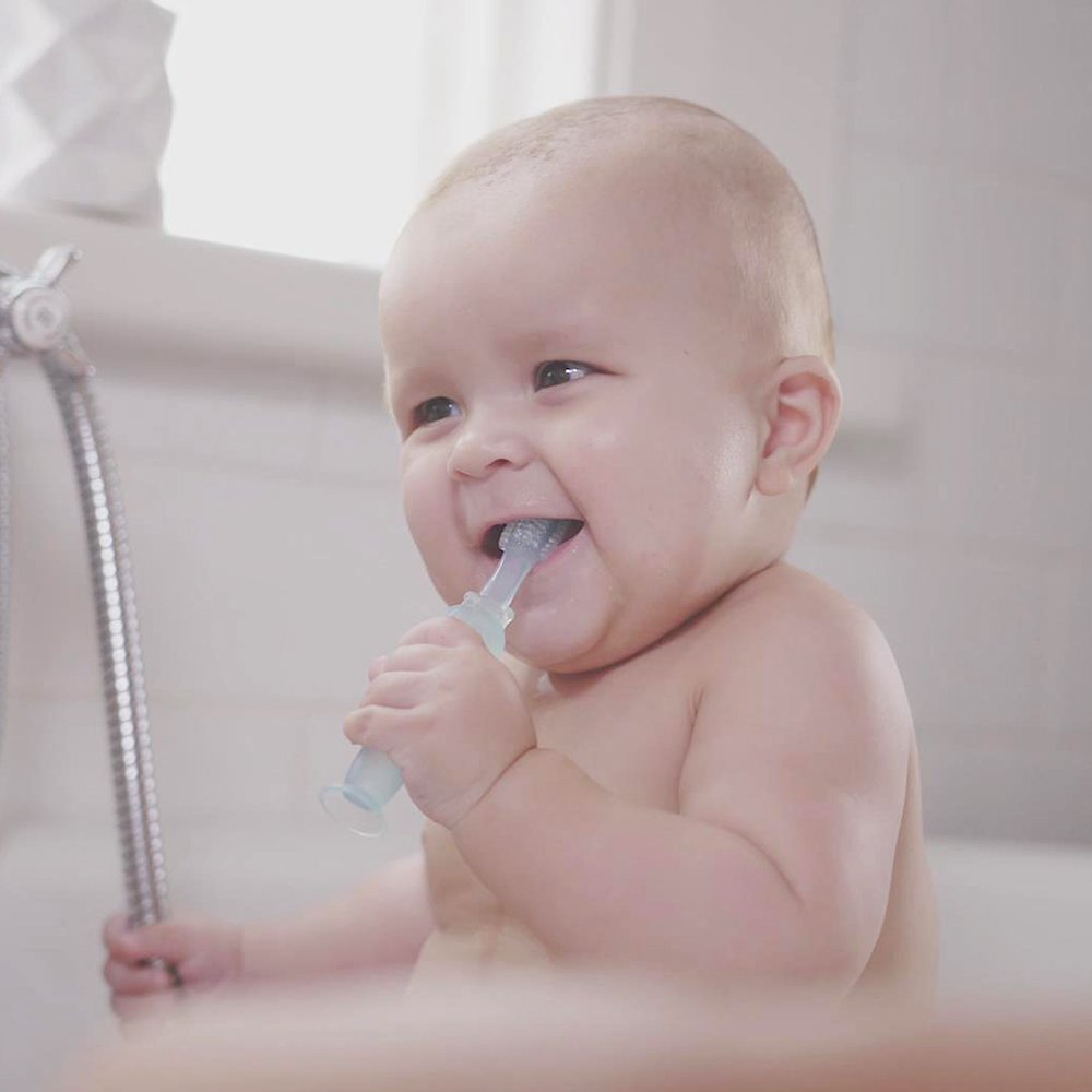 Haakaa 360° Silicone Toothbrush 1 pk - HoneyBug 