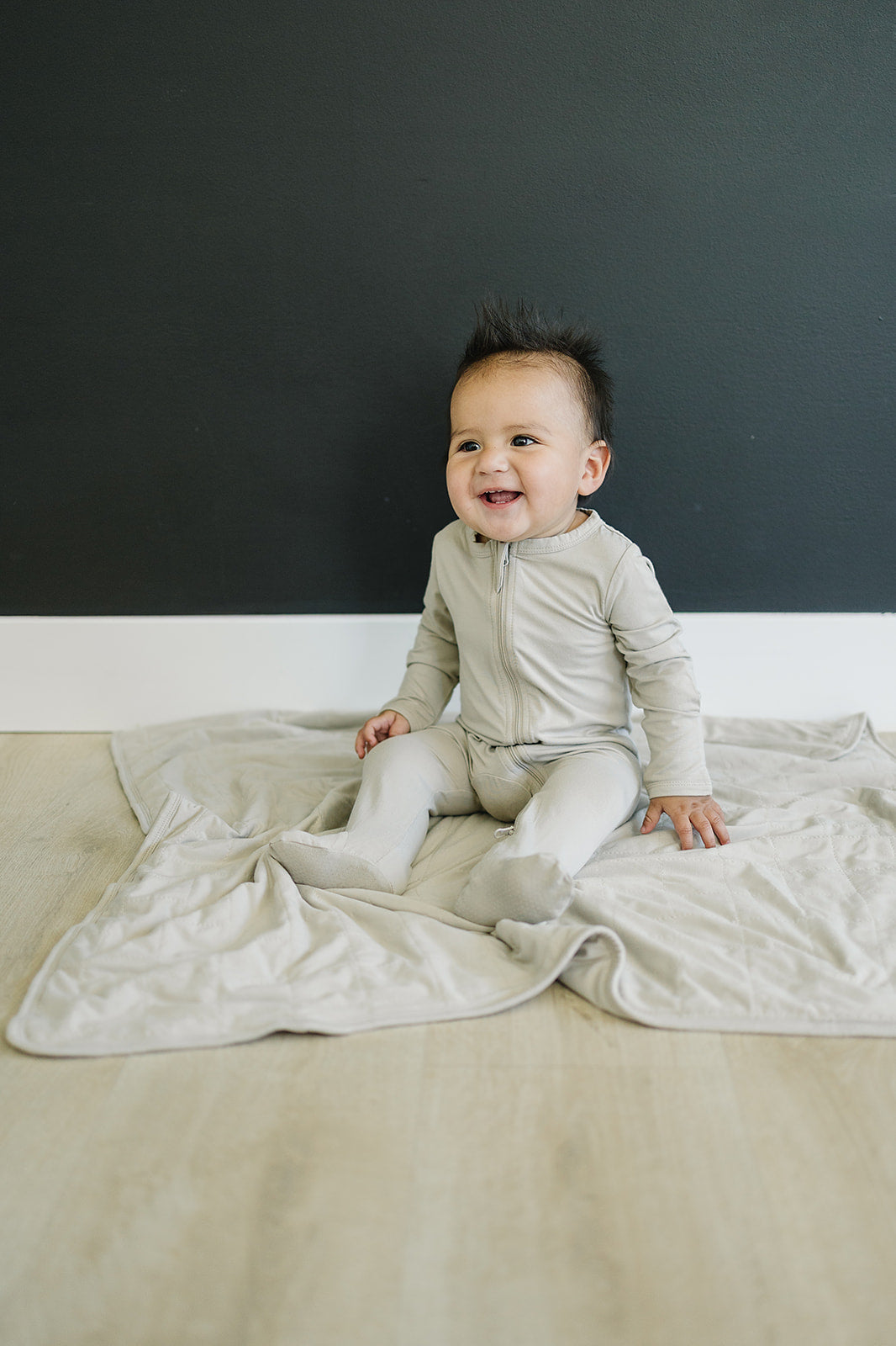 Oatmeal Bamboo Footed Zipper - HoneyBug 