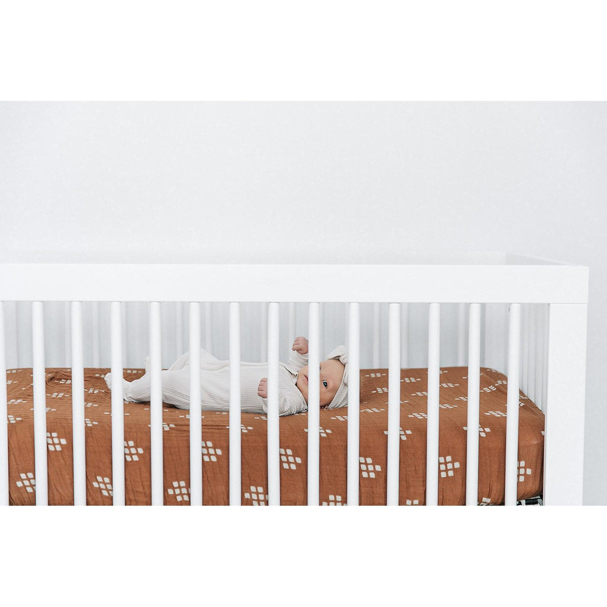 Chestnut Textiles Muslin Crib Sheet - HoneyBug 