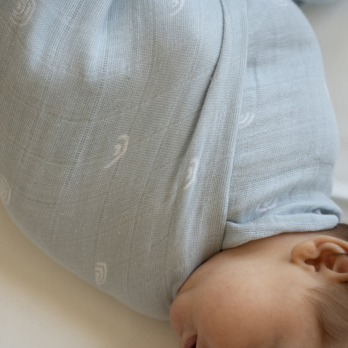 Cotton Muslin Swaddle Blanket - Blue Rainbow - HoneyBug 