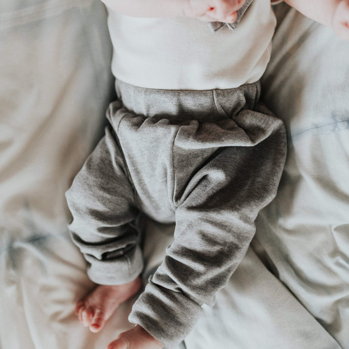 basics pants | heather - HoneyBug 