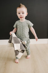 Charcoal Checkered Plush Blanket - HoneyBug 
