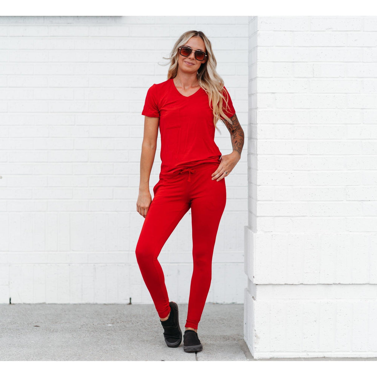 MAMA V-NECK- Red - HoneyBug 