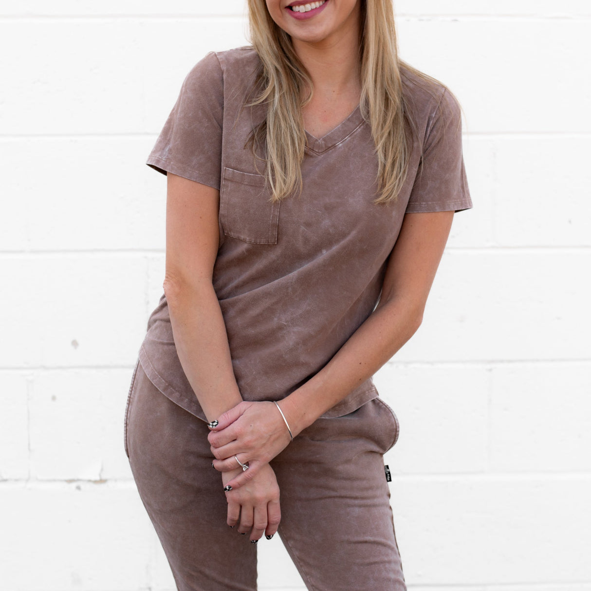 MAMA V-NECK- Bark Snow Wash - HoneyBug 