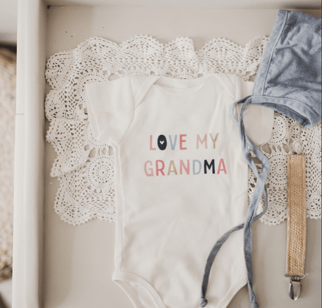 graphic bodysuit | love grandma - HoneyBug 