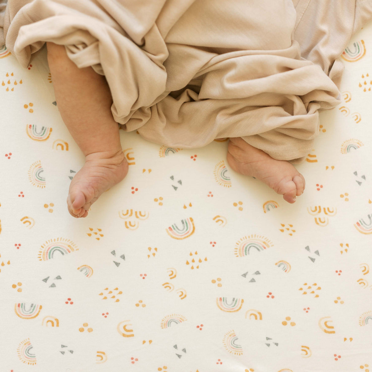 Stretch Knit Crib Sheet - Rainbows - HoneyBug 