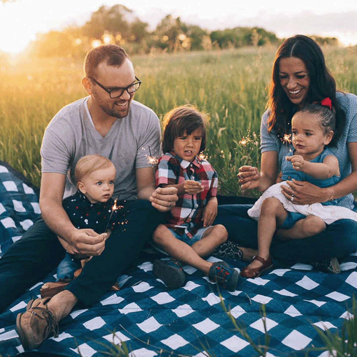 Outdoor Blanket - Navy Plaid - HoneyBug 
