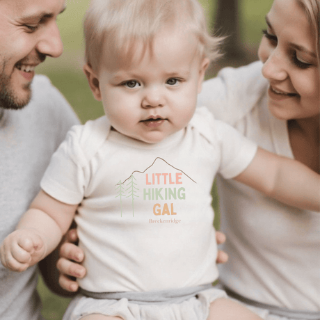 graphic tee | Hiking Gal - HoneyBug 