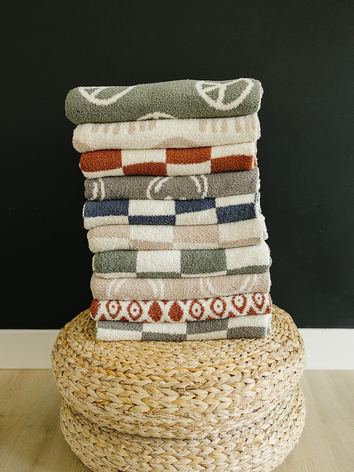 Navy Checkered Plush Blanket - HoneyBug 