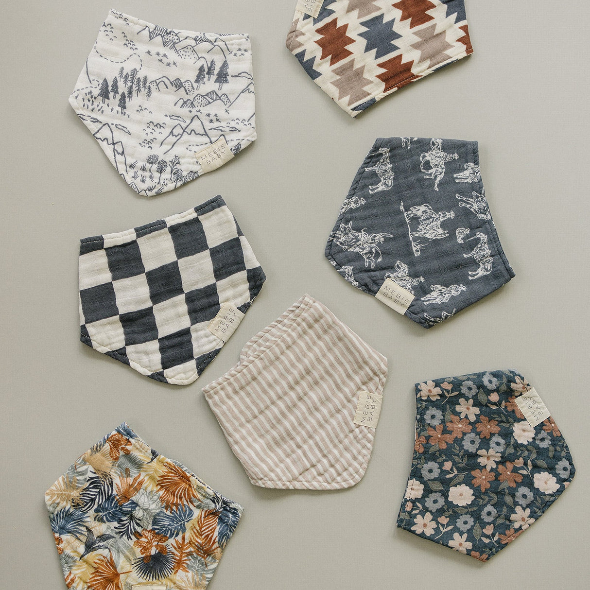 Summit Muslin Bib - HoneyBug 