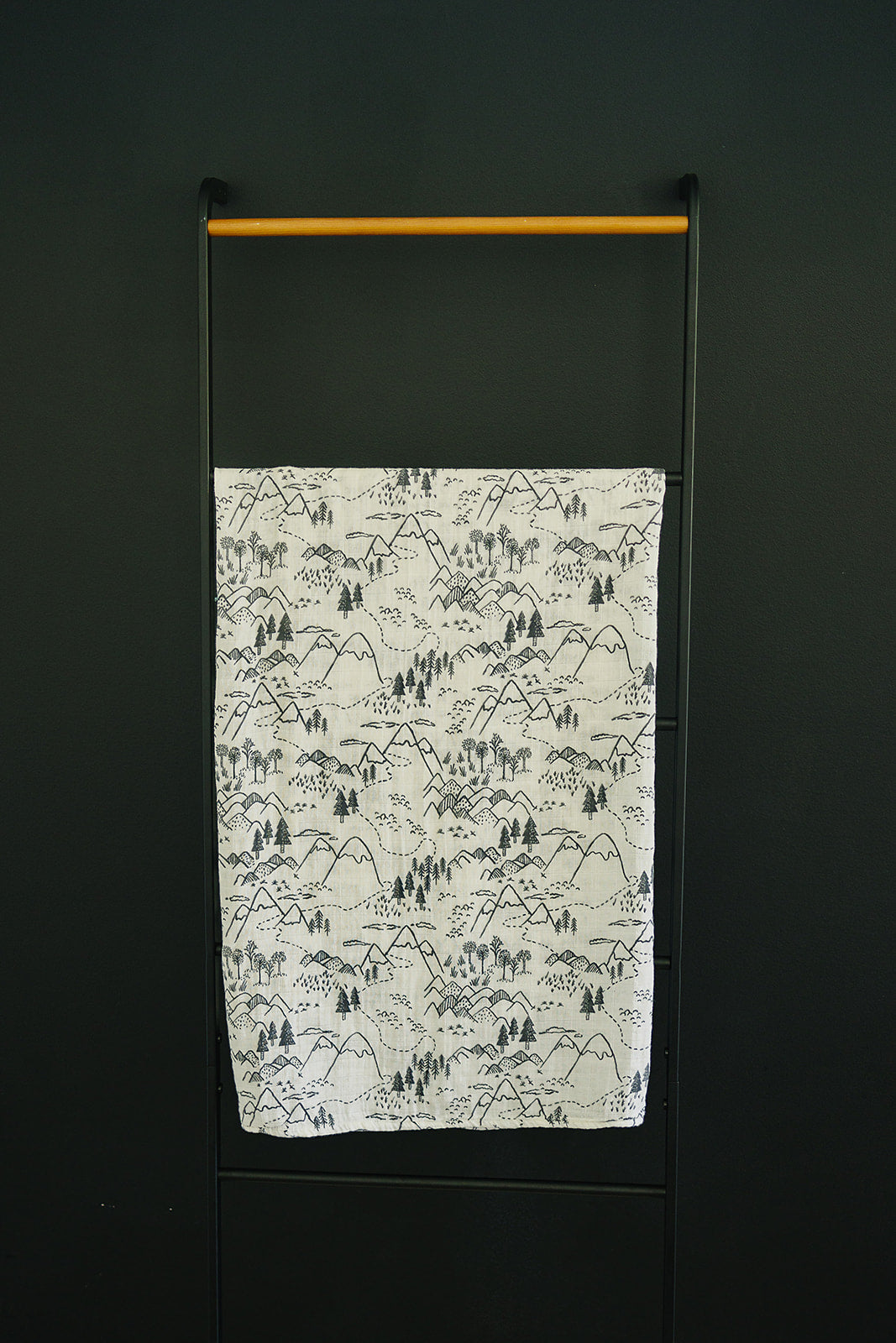 Summit Muslin Swaddle Blanket - HoneyBug 