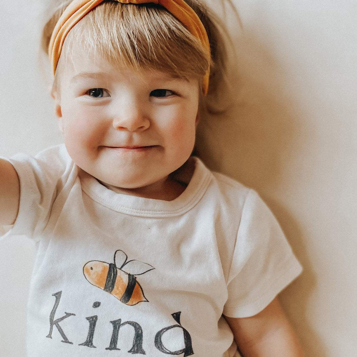 graphic tee | bumble bee kind - HoneyBug 